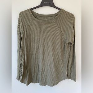 American eagle long sleeve green top
